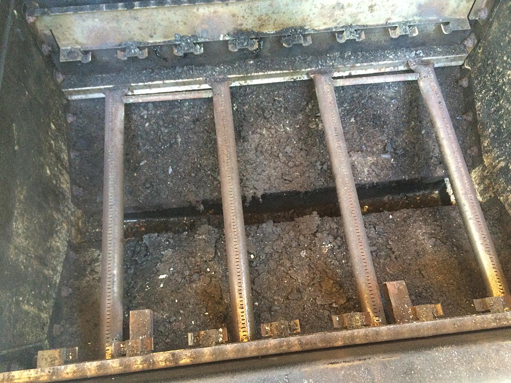 Firebox with grates and Flavorizer bars removed